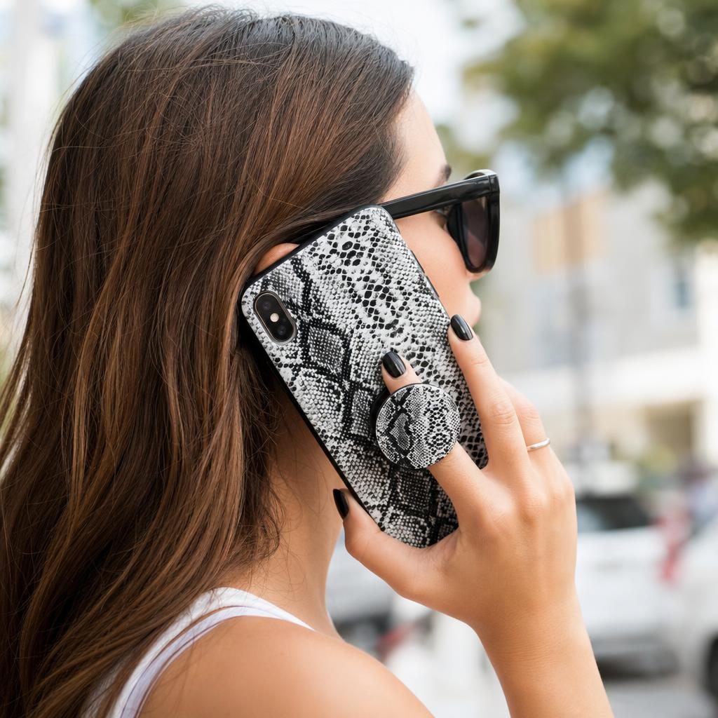 Husa iPhone XS Max cu popsocket din unghi diferit
