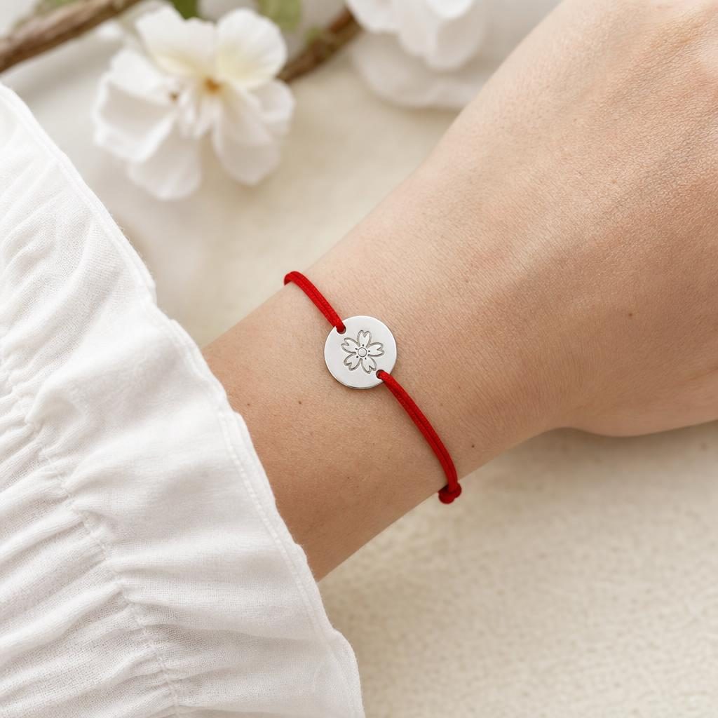 Detaliu Martisor Bratara Jolie