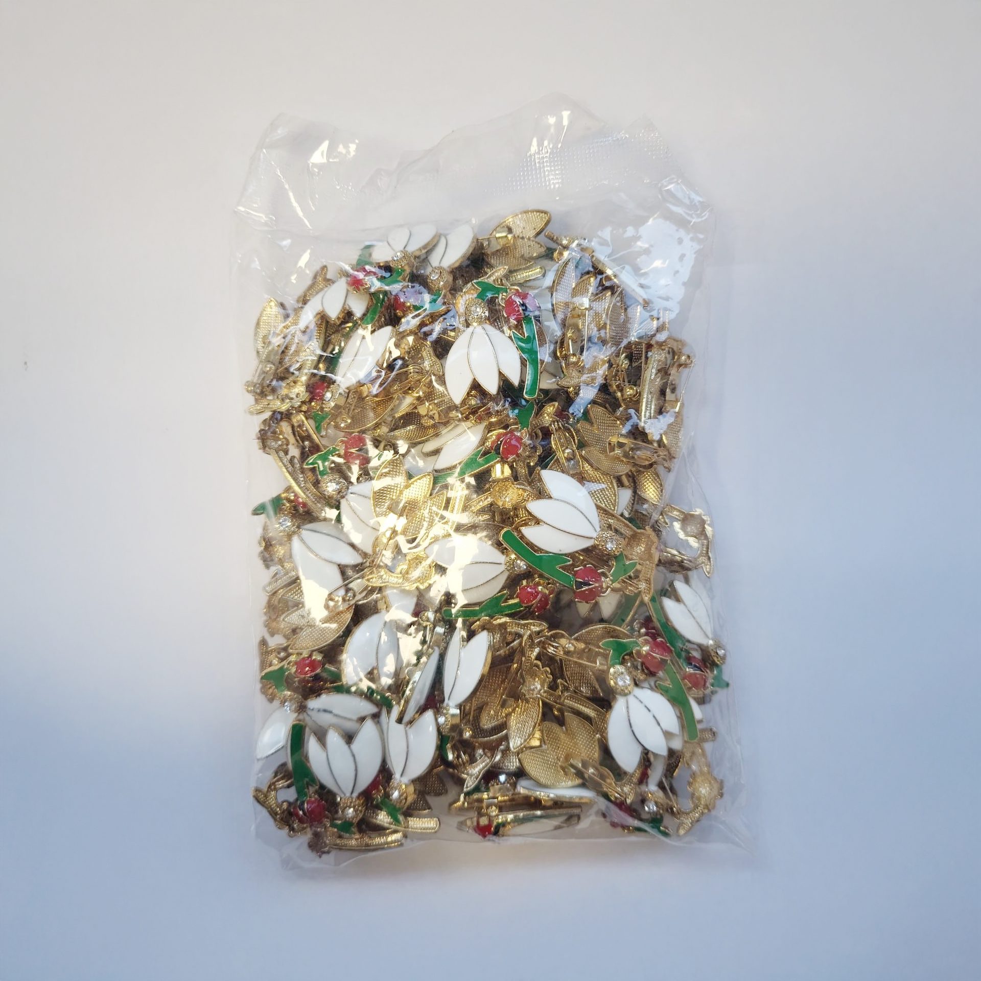 Set 100 Brose cu Pietre, Flippy, Model Ghiocel cu Buburuza, 2.2 x 3.5 cm per unitate, Auriu/Alb