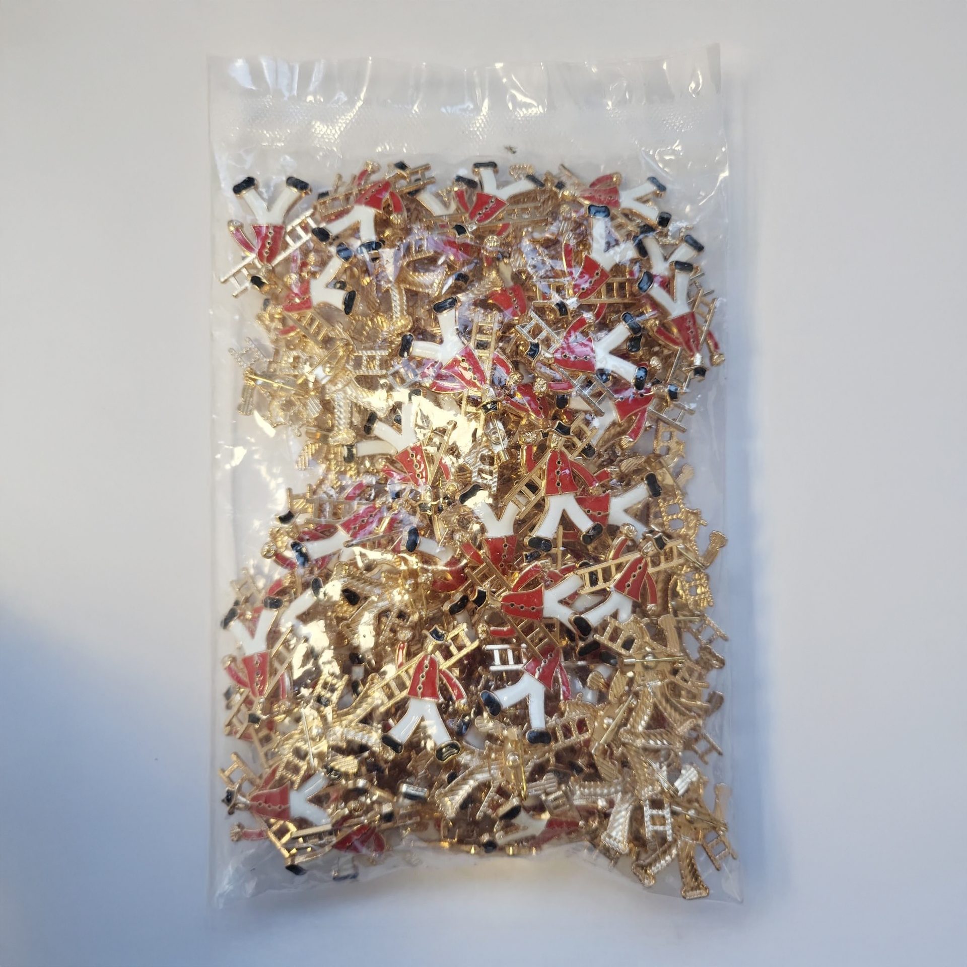 Set 100 Brose cu Pietre, Flippy, Model Corsar cu Scara, 3 x 2.5 cm per unitate, Auriu/Alb/Rosu