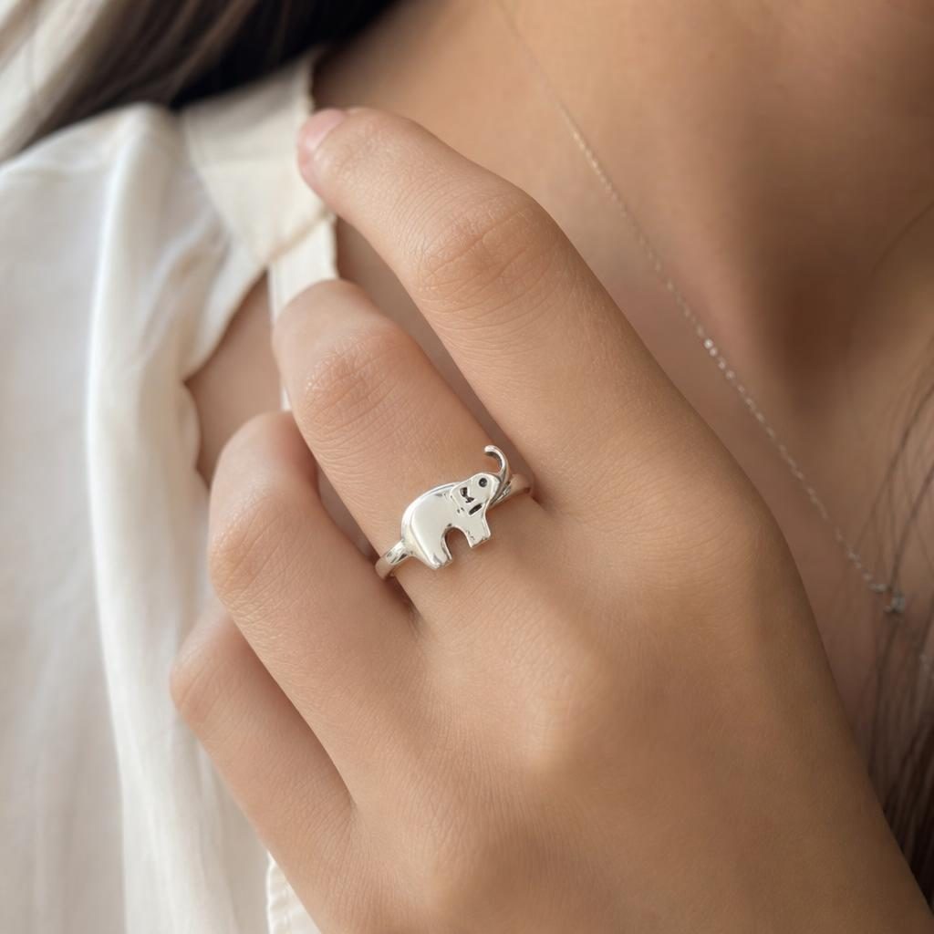 Detaliu design inel elefant