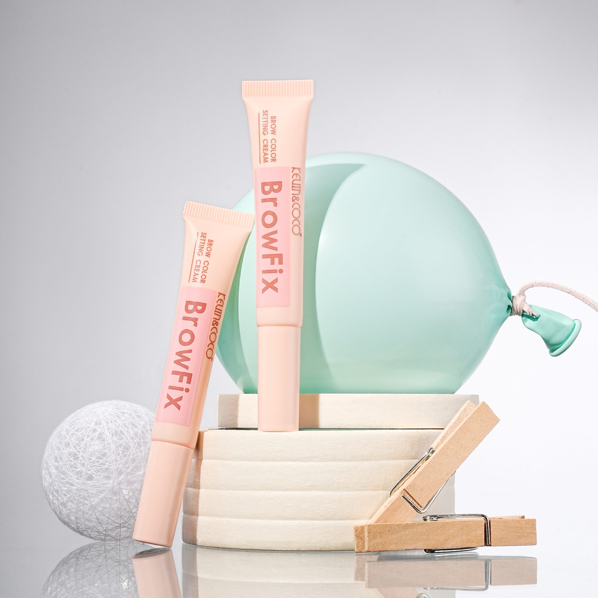 Produs complet Gel pentru sprancene Kevin&Coco