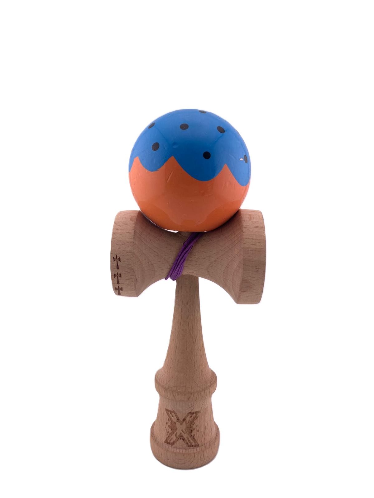 RESIGILAT - Kendama X Originala, Profesionala, Flippy, Super Sticky cu Cupe Mari KING SIZE V3, Gaura in Baza, Rulment Metalic, din lemn 18 cm, Ata 62/65 cm, Special Albastru/Portocaliu