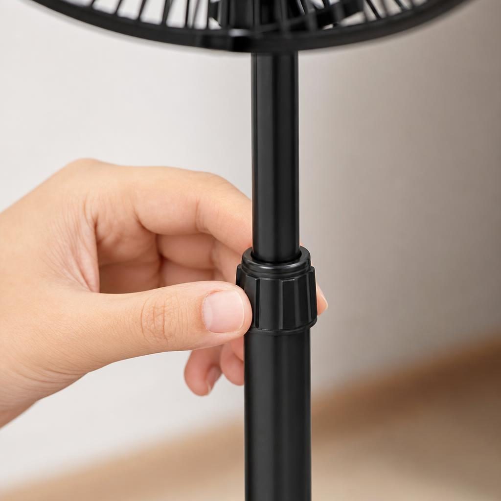 Mini Ventilator Portabil, Flippy, Model Compact si Portabil, Alimentare USB 5V, Flux de Aer Racoritor, Utilizare Usoara si Confort in Zilele Calduroase, Ideal pentru Birou, Camera, Masina, Calatorii si Vara