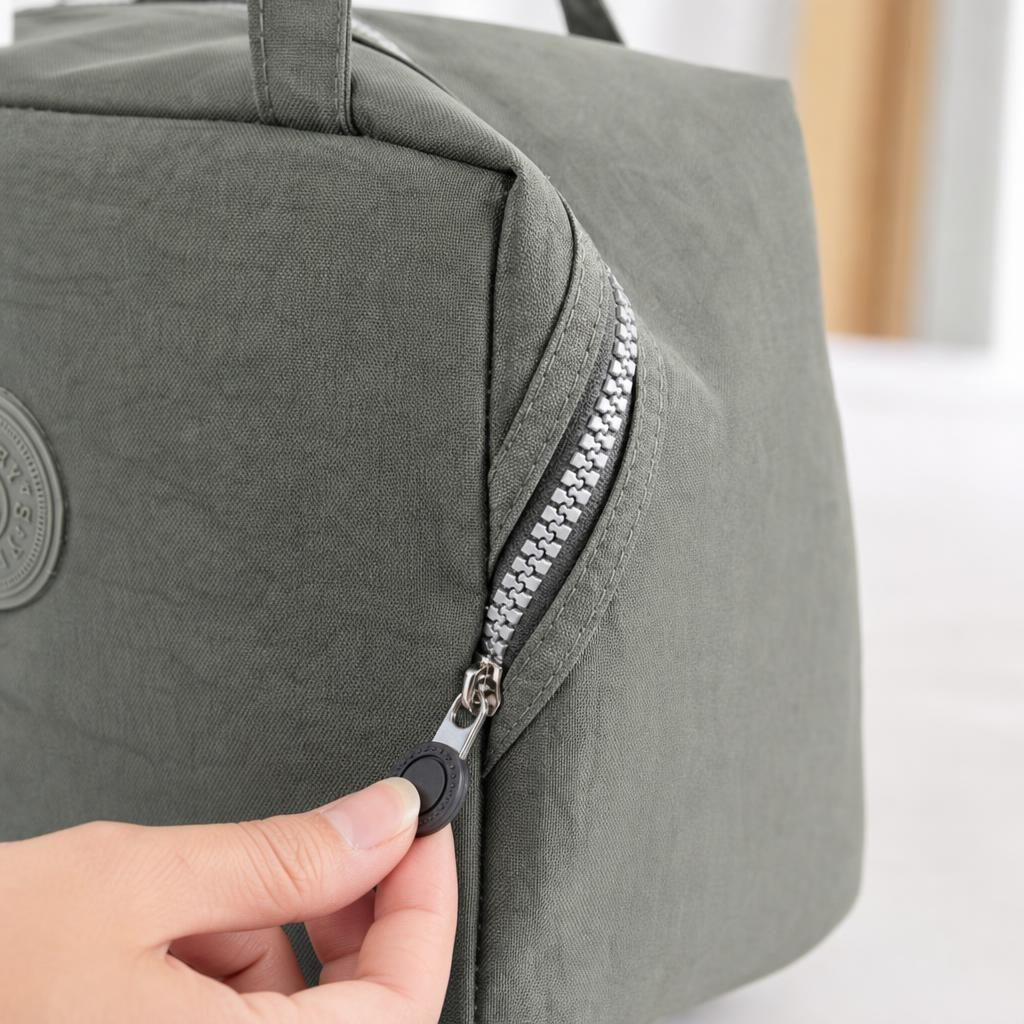 Geanta de Plaja, Flippy, Model Portabil pentru Transport, Compartiment Termoizolant si Inchidere Practica, Pastreaza Produsele Organizate, Usor de Transportat si Potrivita pentru Vara, Ideal pentru Plaja, Picnic, Piscina, Camping si Vacante