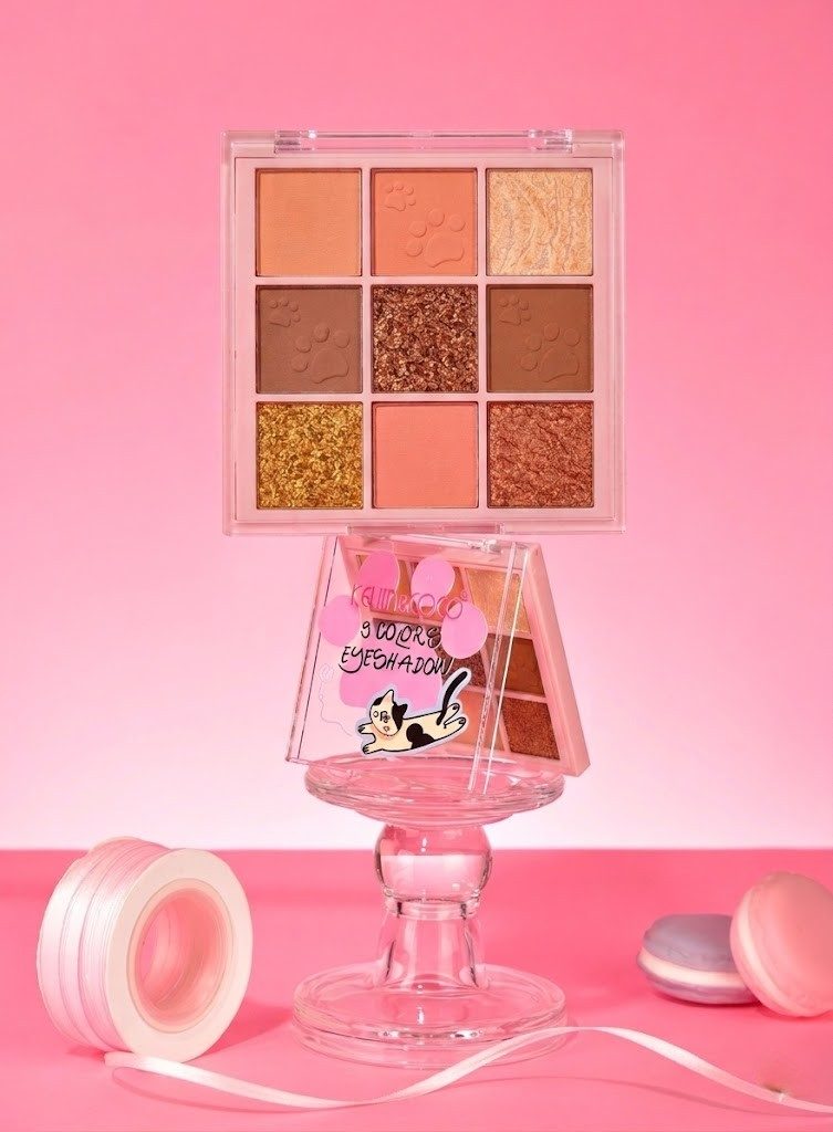 Paleta de Machiaj pentru Ochi, KEVIN & COCO 7.6x7.6x1.3cm, Cat Shadow, Model 2, 9 Nuante Naturale, Farduri Mate si Sidefate si Glitter pentru Look-uri de Zi si Seara, Cu Oglinda Integrata, Bej 2