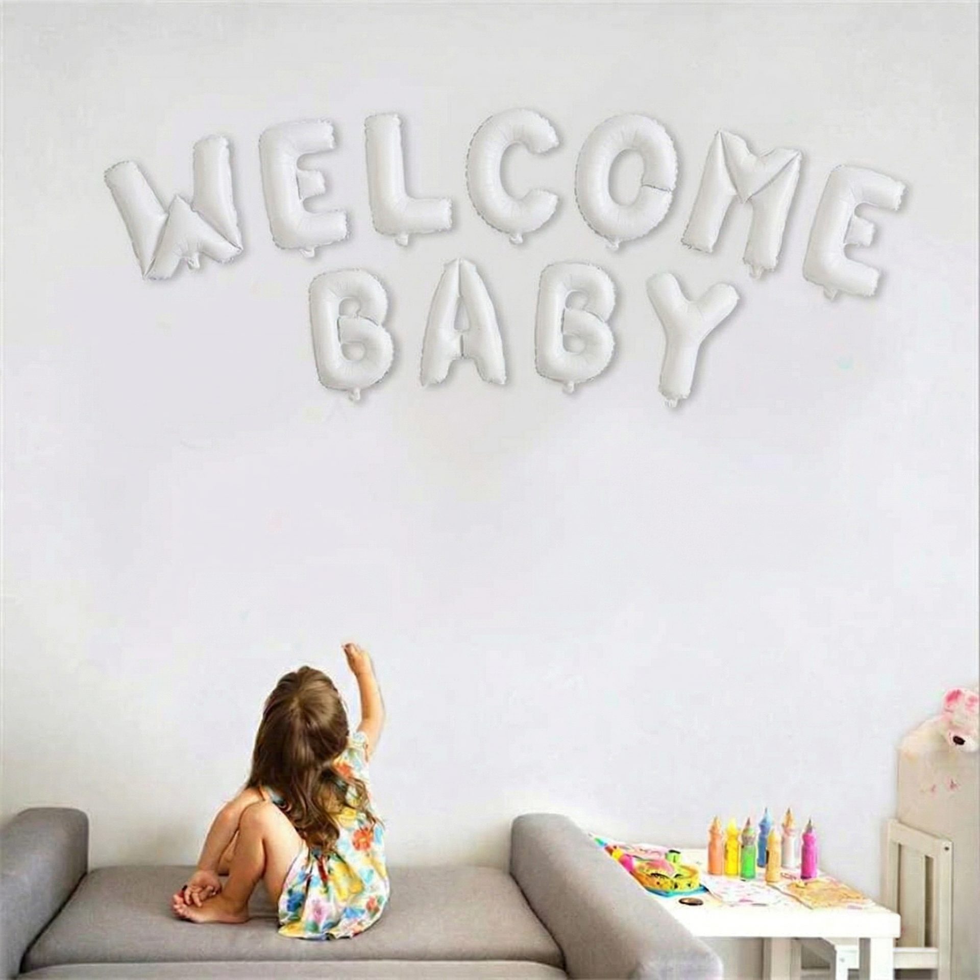 Set Baloane din Folie Metalizata, Flippy, Figurine Litere, Model Welcome Baby, Tema Aniversare, 40 cm, Ambalaj Individual, Pai inclus, Umflare cu Aer sau Heliu, Alb