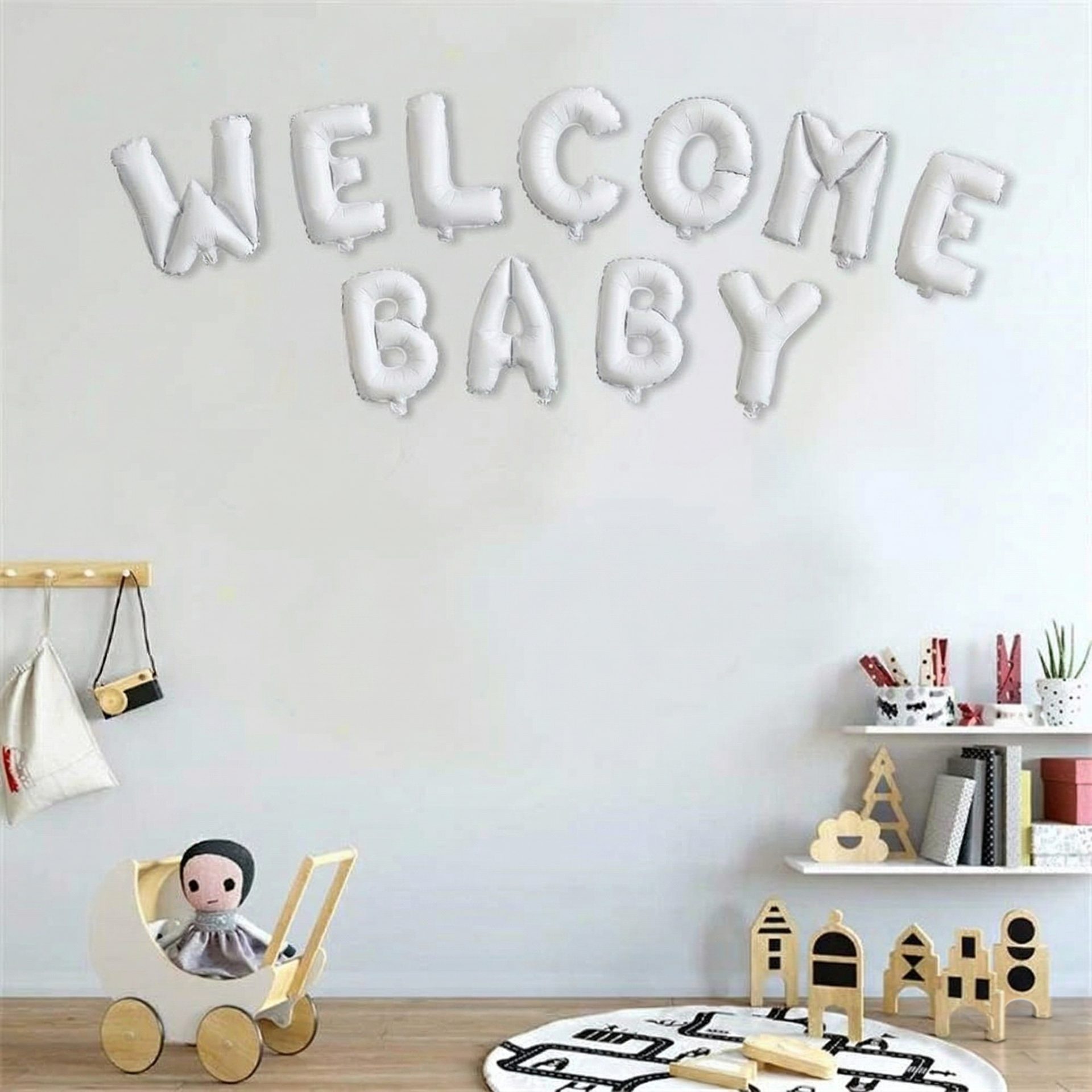 Set Baloane din Folie Metalizata, Flippy, Figurine Litere, Model Welcome Baby, Tema Aniversare, 40 cm, Ambalaj Individual, Pai inclus, Umflare cu Aer sau Heliu, Alb