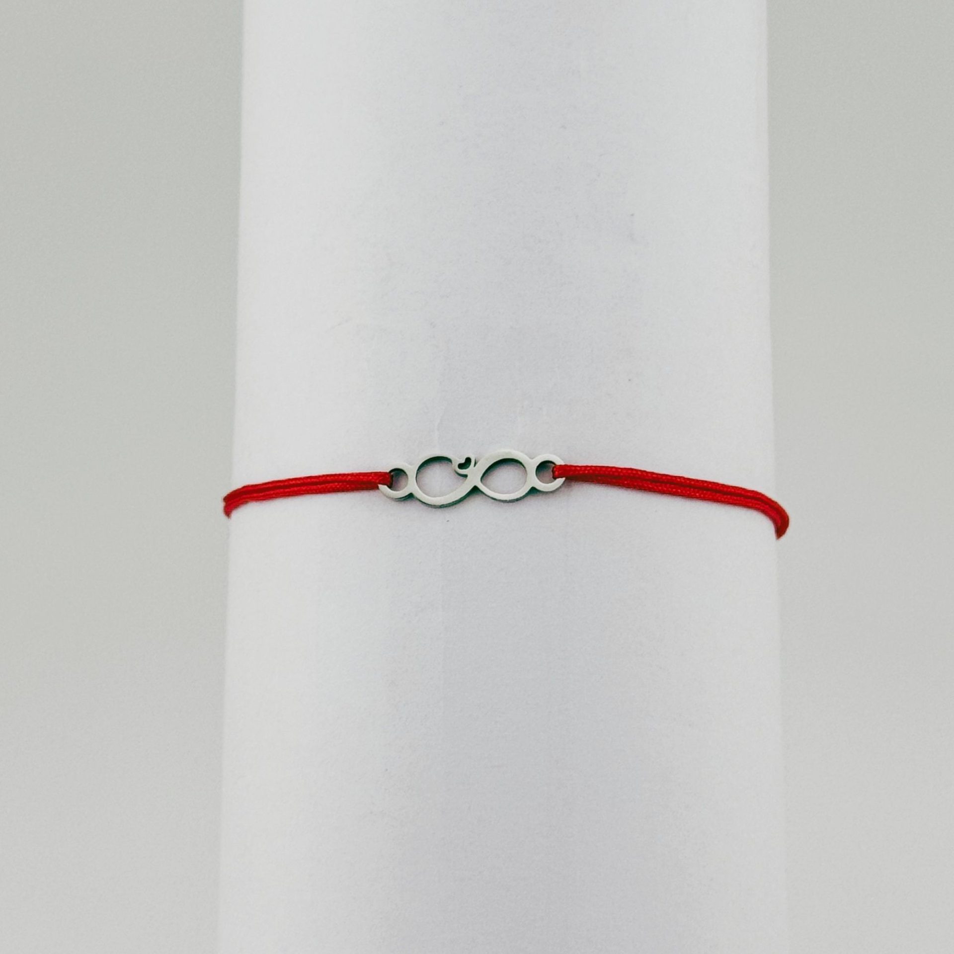 Bratara Martisor pentru Dama, Jolie, Model Infinit, Set 12 bucati, Pandativ Argintiu din Inox cu Snur Rosu Ajustabil 2