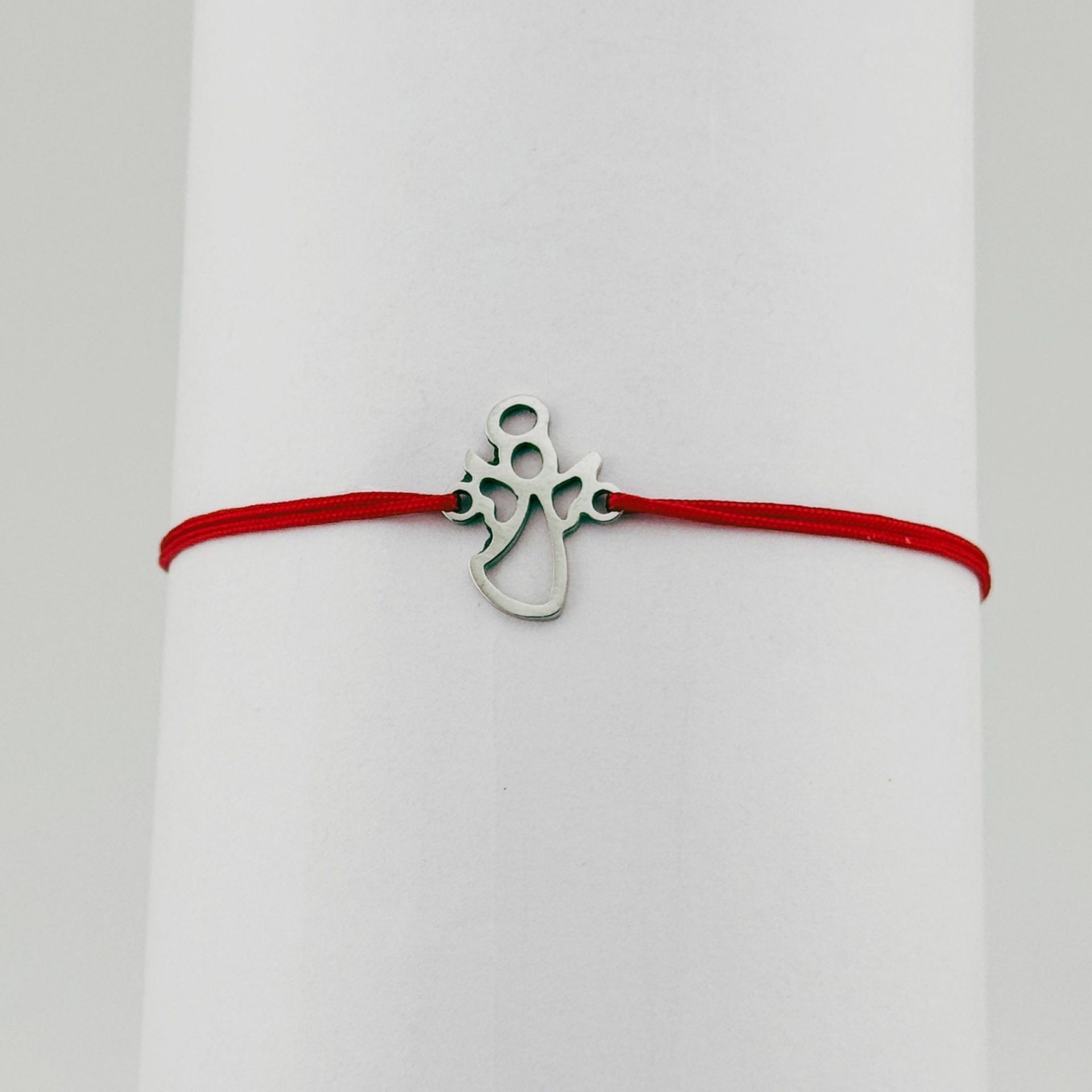Bratara Martisor pentru Dama, Jolie, Model Inger, Set 12 bucati, Pandativ Argintiu din Inox cu Snur Rosu Ajustabil 3