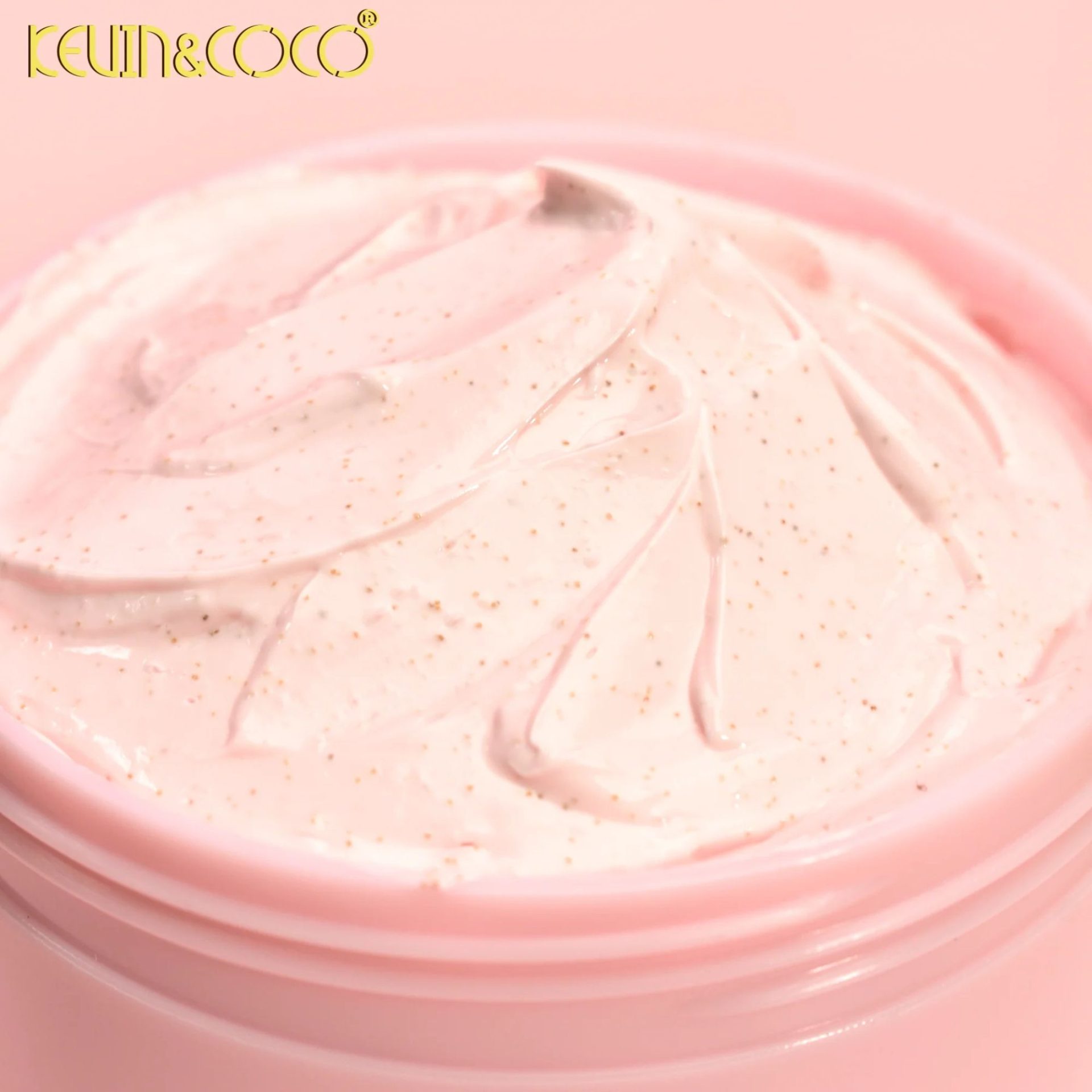 Exfoliant pentru Corp, Kevin&Coco, Scrub Hidratant pentru Piele Sensibila, Reda Stralucirea Pielii, 300ml 3