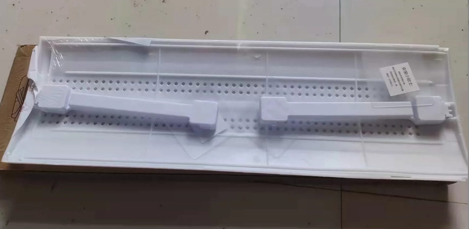 Deflector Flippy pentru aer condiționat, cu braț ajustabil și orificii de ventilare