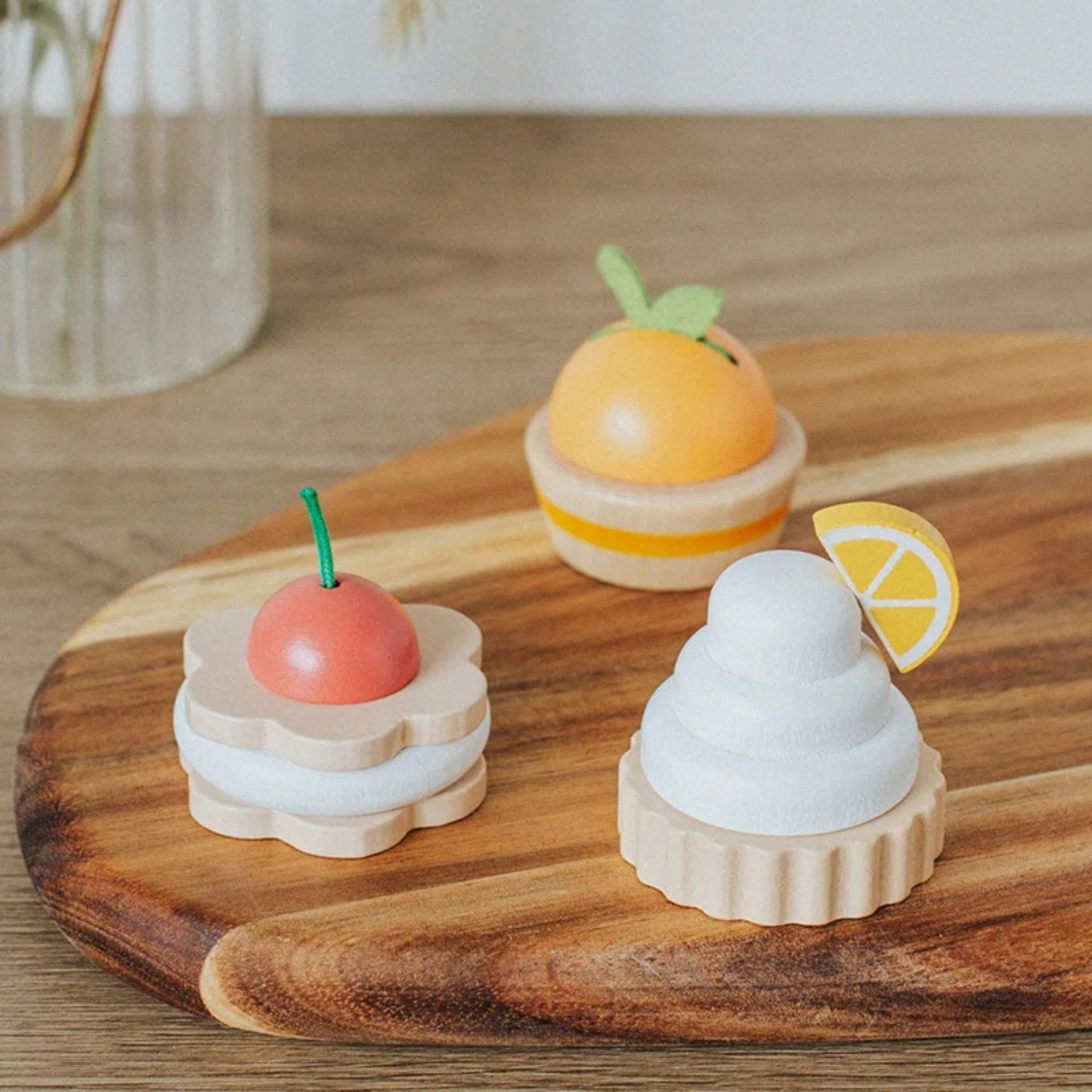 Jucarie Educativa Montessori din Lemn, , Set de Joaca Interactiv, Model Royal Tea cu Margarete si Prajituri, Dezvolta Motricitatea si Abilitatile Sociale, 3ani+, Multicolor 4