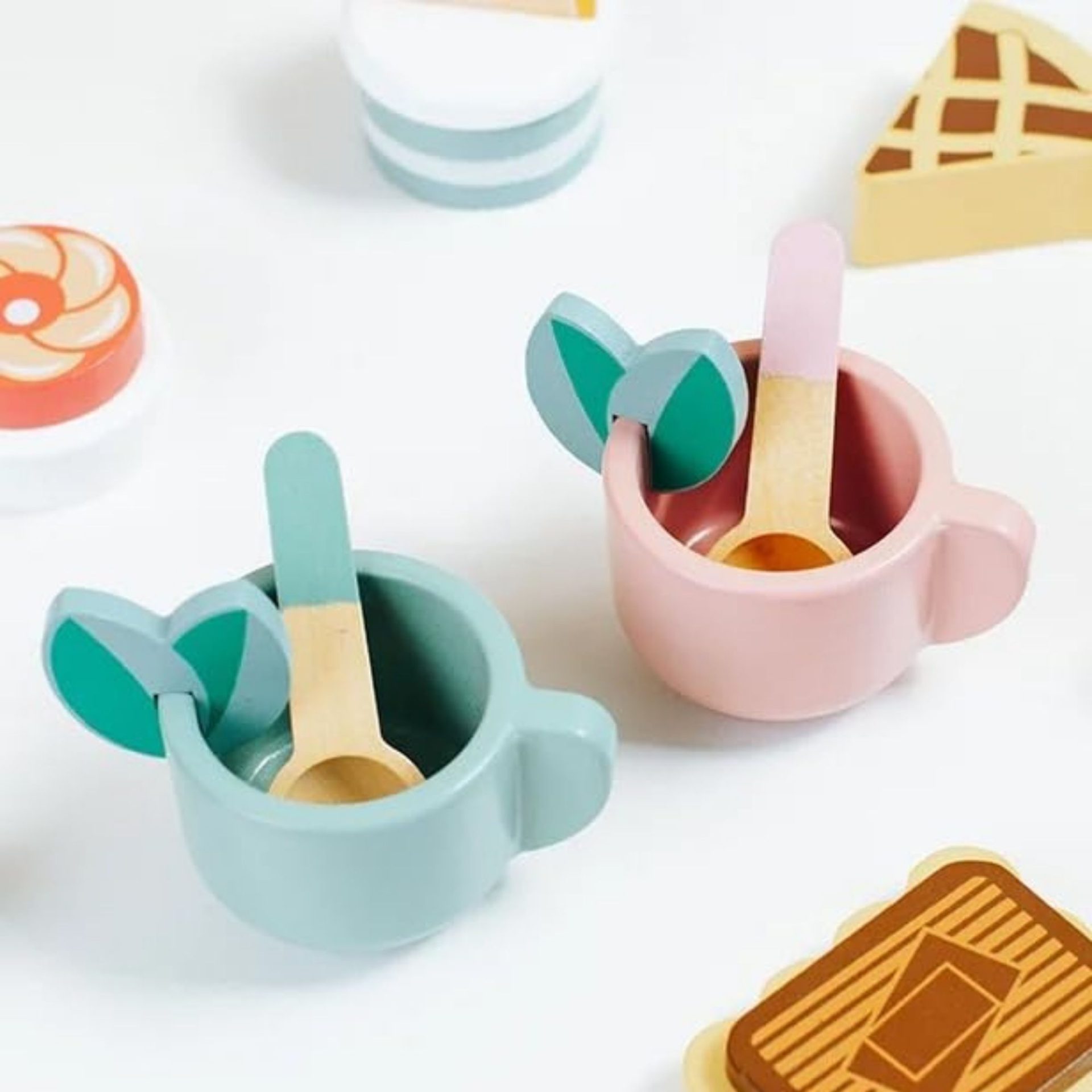 Jucarie Educativa Montessori din Lemn, , Set de Joaca Interactiv, Model Etajera cu 3 Niveluri pentru Deserturi si Prajituri, Dezvolta Motricitatea si Imaginatia, 3ani+, Multicolor 3